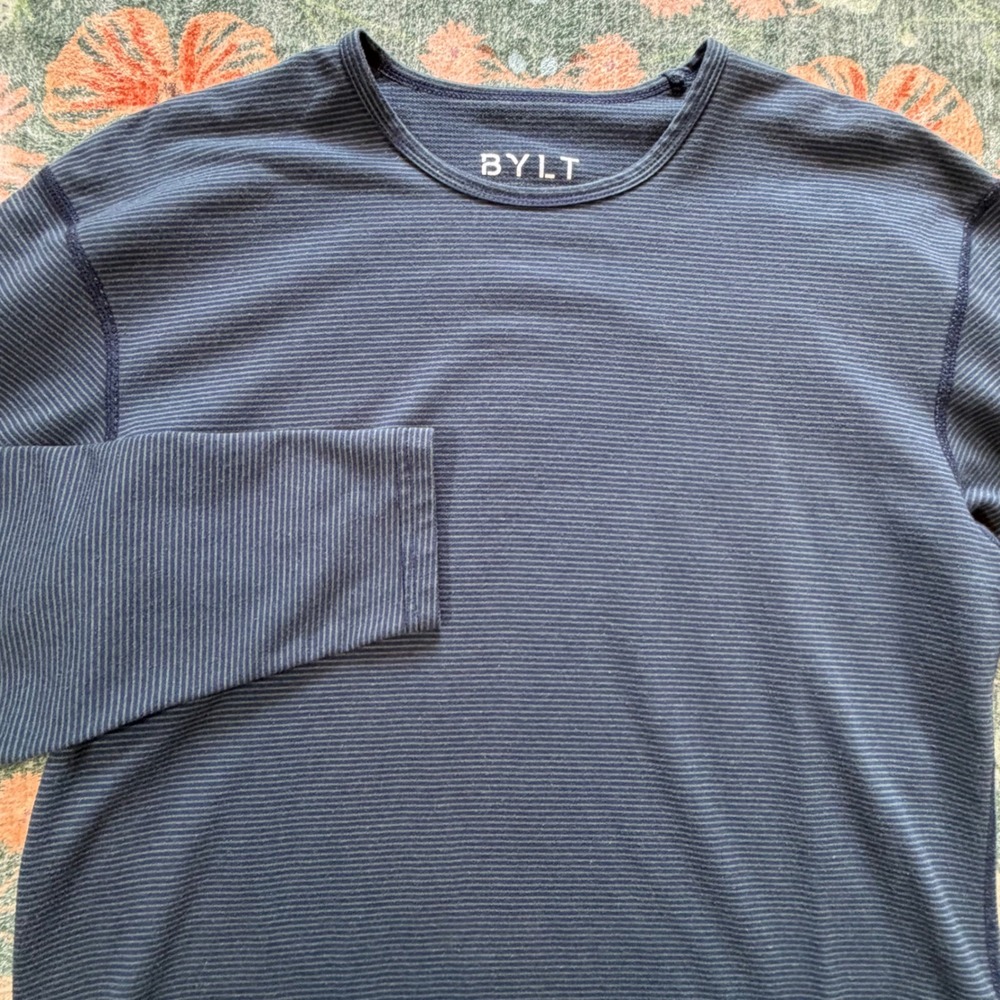 BYLT Basics Drop Cut Long Sleeve Shirt Mens Medium Navy Blue Stripe Performance